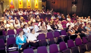 Here is the audience at the pathology conference conducted at Sheba Medical Center, Tel Hashomer, Israel. (Image sourced from Haaretz.com.)